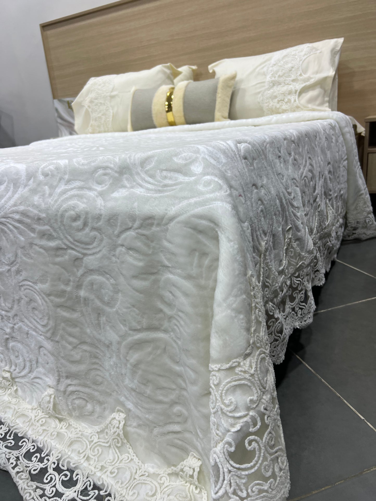 Pack Luxe ✨ Couverture 6 Pièces  4 Oreillers Cadeau 🎁 + Livraison Gratuite